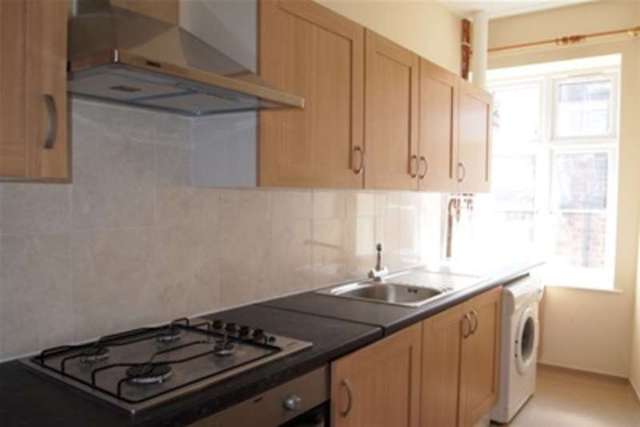  Image of 3 bedroom Flat to rent in Corporation Street Taunton TA1 at Taunton, TA1 4AW