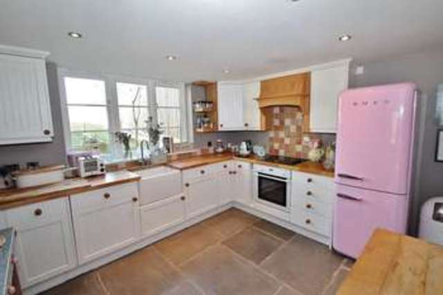  Image of 3 bedroom Cottage for sale in Curbridge Witney OX29 at Curbridge Curbridge, OX29 7NY