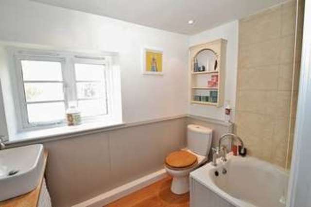  Image of 3 bedroom Cottage for sale in Curbridge Witney OX29 at Curbridge Curbridge, OX29 7NY