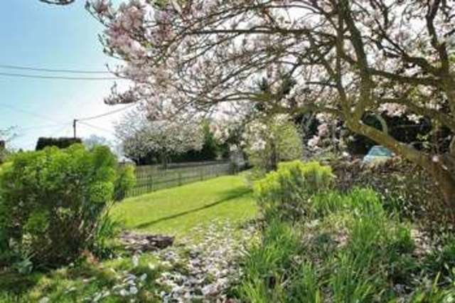  Image of 3 bedroom Cottage for sale in Curbridge Witney OX29 at Curbridge Curbridge, OX29 7NY