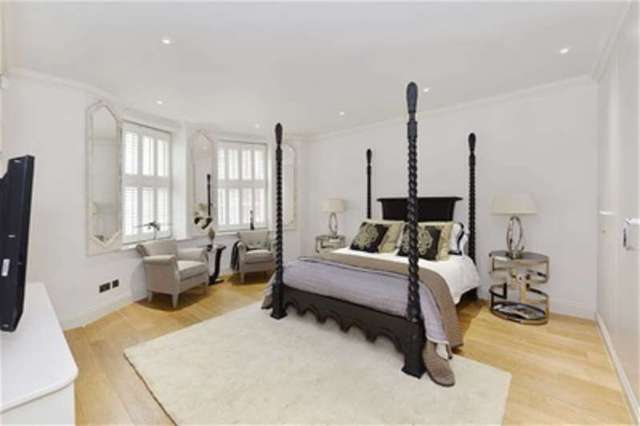  Image of 3 bedroom Flat for sale in Montagu Square London W1H at London, W1H 2LS