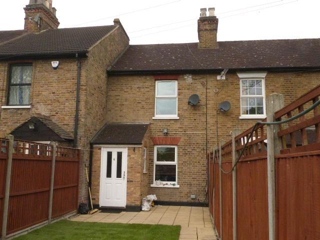  Image of 2 bedroom Terraced house to rent in Freemans Lane Hayes UB3 at Hayes, UB3 2NL