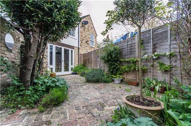  Image of 2 bedroom Terraced house for sale in Station Road Waterbeach Cambridge CB25 at 3 Station Road  Waterbeach, CB25 9HT