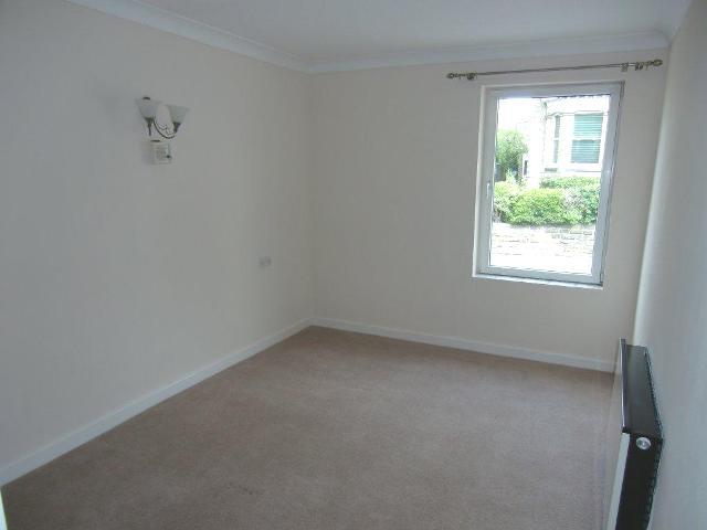  Image of 1 bedroom Apartment to rent in Grosvenor Crescent Scarborough YO11 at Homecrest House Grosvenor Crescent Scarborough, YO11 2LF