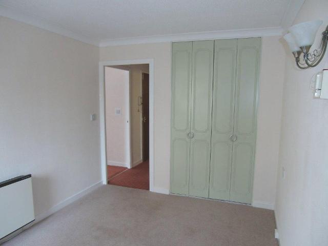  Image of 1 bedroom Apartment to rent in Grosvenor Crescent Scarborough YO11 at Homecrest House Grosvenor Crescent Scarborough, YO11 2LF