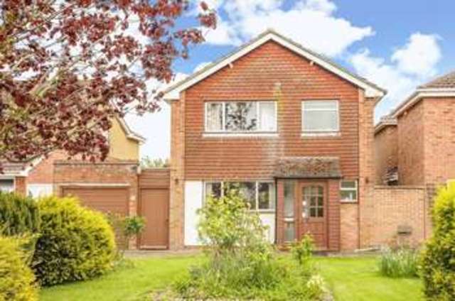  Image of 3 bedroom Detached house for sale in Mayfield Avenue Grove Wantage OX12 at Mayfield Avenue Grove Wantage, OX12 7PU