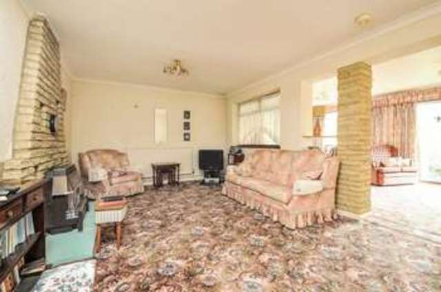  Image of 3 bedroom Detached house for sale in Mayfield Avenue Grove Wantage OX12 at Mayfield Avenue Grove Wantage, OX12 7PU