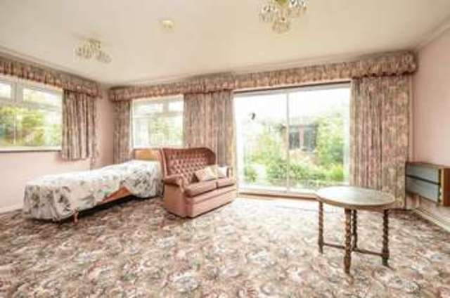  Image of 3 bedroom Detached house for sale in Mayfield Avenue Grove Wantage OX12 at Mayfield Avenue Grove Wantage, OX12 7PU