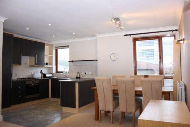  Image of 2 bedroom Flat to rent in Vantage Mews London E14 at London  Docklands, E14 9NY