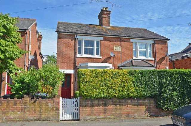  Image of 3 bedroom Cottage for sale in Victoria Road Ascot SL5 at South Ascot, SL5 9DR