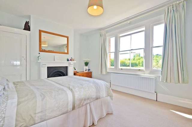  Image of 3 bedroom Cottage for sale in Victoria Road Ascot SL5 at South Ascot, SL5 9DR