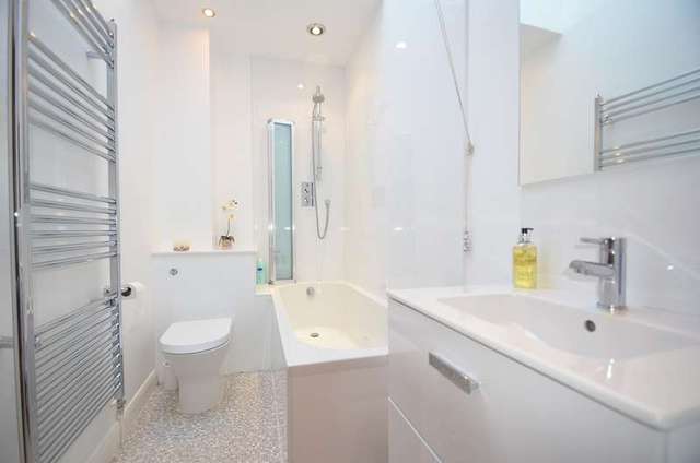  Image of 3 bedroom Cottage for sale in Victoria Road Ascot SL5 at South Ascot, SL5 9DR