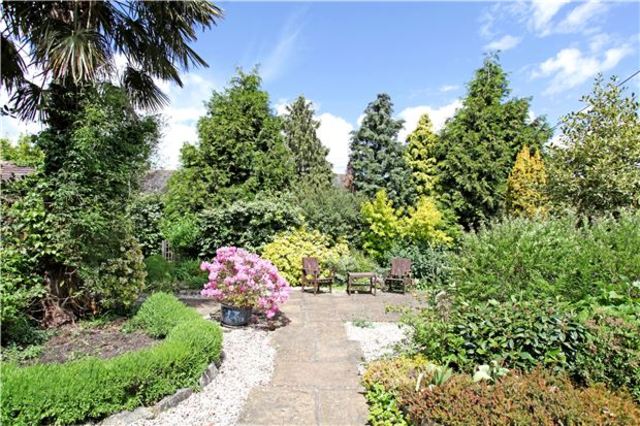  Image of 2 bedroom Cottage for sale in Church Street Bredon Tewkesbury GL20 at Church Street Bredon Gloucestershire, GL20 7LA