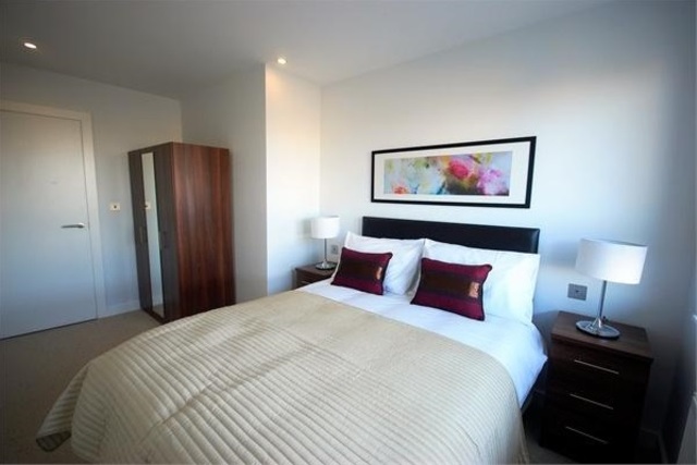  Image of 2 bedroom Flat to rent in Wharf Street London SE8 at DEPTFORD, SE8 3FY