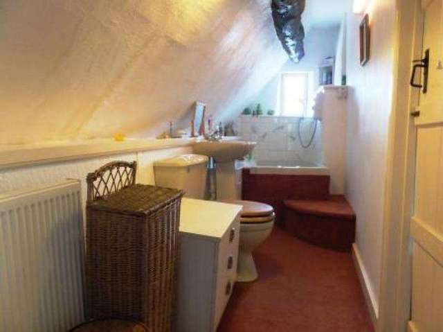  Image of 3 bedroom Detached house for sale in Great Coxwell Faringdon SN7 at Great Coxwell FARINGDON, SN7 7NG