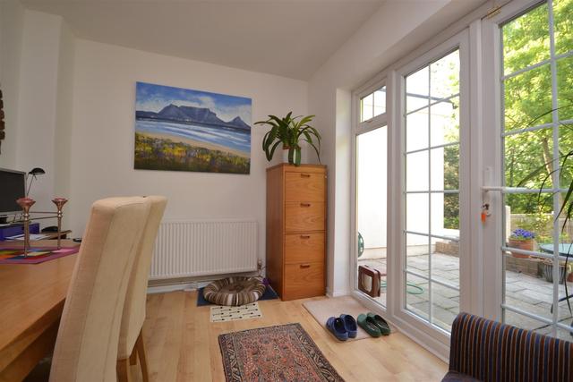  Image of 3 bedroom Property to rent in Partingdale Lane London NW7 at Partingdale Lane  Mill Hill, NW7 1NT