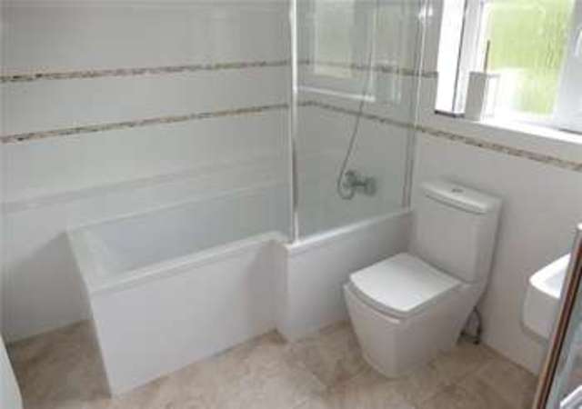  Image of 3 bedroom Semi-Detached house for sale in Bath Road Hare Hatch Reading RG10 at Bath Road Hare Hatch Hare Hatch, RG10 9SS