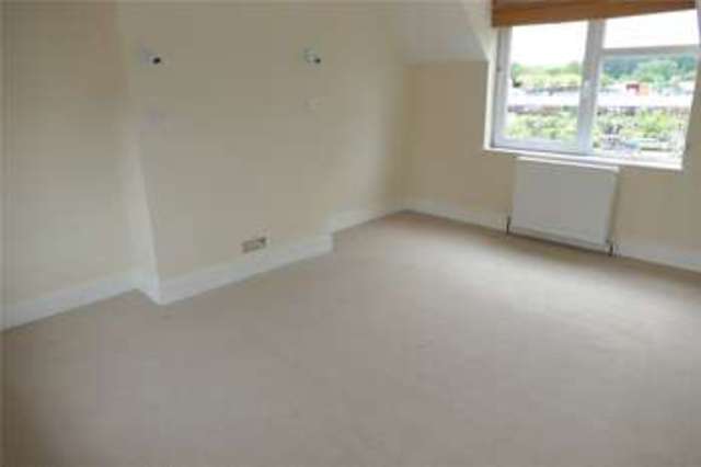  Image of 3 bedroom Semi-Detached house for sale in Bath Road Hare Hatch Reading RG10 at Bath Road Hare Hatch Hare Hatch, RG10 9SS