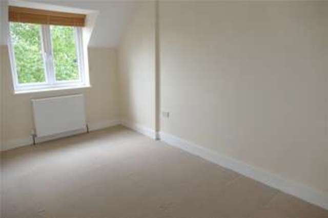  Image of 3 bedroom Semi-Detached house for sale in Bath Road Hare Hatch Reading RG10 at Bath Road Hare Hatch Hare Hatch, RG10 9SS