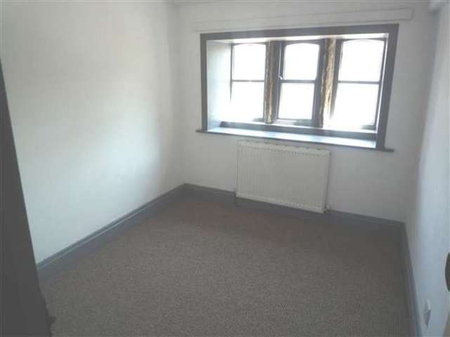  Image of 2 bedroom End of Terrace for sale in Cowlersley Lane Linthwaite Huddersfield HD4 at Milnsbridge, HD4 5UJ