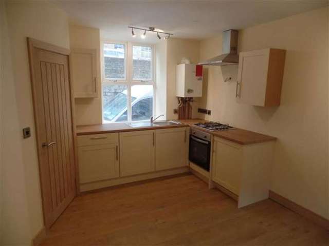  Image of 2 bedroom Terraced house to rent in Corporation Street Sowerby Bridge HX6 at Sowerby Bridge, HX6 2QQ