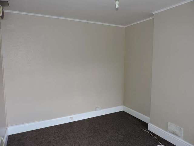  Image of 1 bedroom Ground Flat to rent in Lister Road Ipswich IP1 at 23 Lister Road  Ipswich, IP1 5EQ