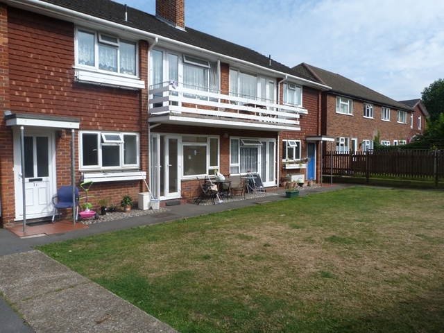  Image of 2 bedroom Flat to rent in Parkhurst Road Sutton SM1 at Thicket Court Thicket road Sutton, SM1 3RZ