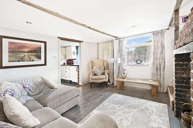  Image of 2 bedroom Cottage for sale in Old Ashford Road Lenham Maidstone ME17 at Old Ashford Road Lenham Maidstone, ME17 2DG