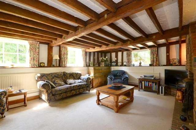  Image of 5 bedroom Detached house for sale in Lenham Road Headcorn Ashford TN27 at Headcorn Ashford Headcorn, TN27 9TU