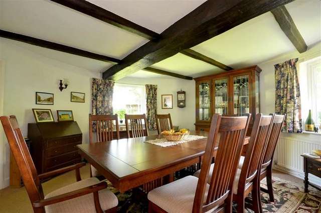  Image of 5 bedroom Detached house for sale in Lenham Road Headcorn Ashford TN27 at Headcorn Ashford Headcorn, TN27 9TU