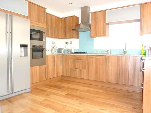  Image of 4 bedroom Bungalow for sale in Knutsford Avenue Watford WD24 at Knutsford Avenue  Watford, WD24 7EG