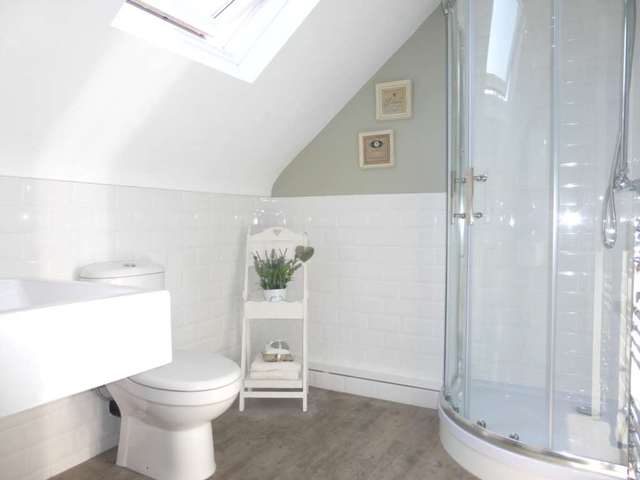  Image of 4 bedroom Bungalow for sale in Knutsford Avenue Watford WD24 at Knutsford Avenue  Watford, WD24 7EG