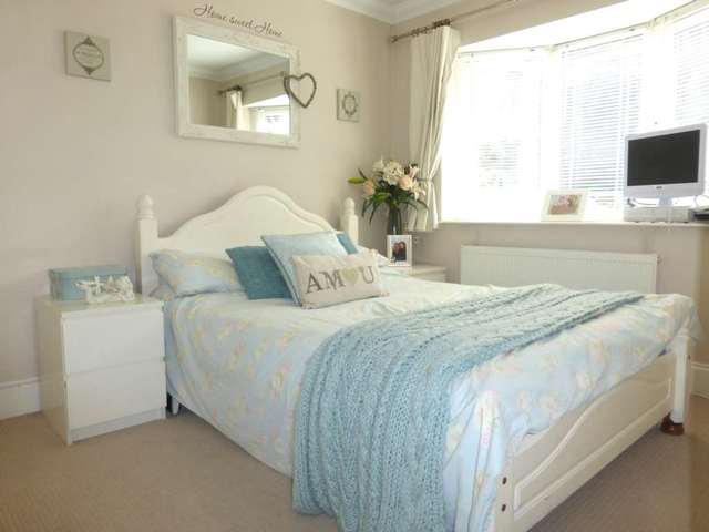  Image of 4 bedroom Bungalow for sale in Knutsford Avenue Watford WD24 at Knutsford Avenue  Watford, WD24 7EG