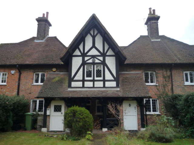  Image of 3 bedroom Cottage to rent in High Road Chipstead Coulsdon CR5 at High Road, CR5 3SE