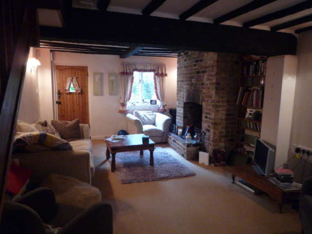  Image of 3 bedroom Cottage to rent in High Road Chipstead Coulsdon CR5 at High Road, CR5 3SE