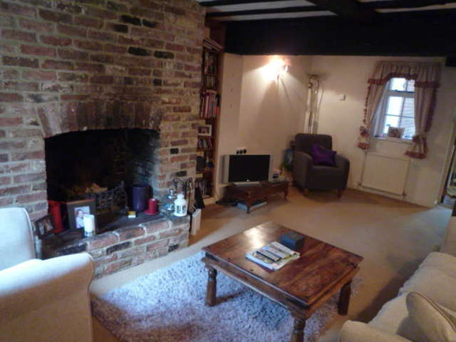  Image of 3 bedroom Cottage to rent in High Road Chipstead Coulsdon CR5 at High Road, CR5 3SE