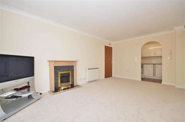  Image of 1 bedroom Flat for sale in Cottage Grove Southsea PO5 at Southsea Hampshire Southsea, PO5 1DU