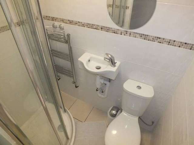  Image of 1 bedroom Detached house to rent in Wantage Road Reading RG30 at Reading Berkshrie Reading, RG30 2SE