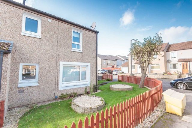  Image of 1 bedroom Flat to rent in Hermitage Park Grove Edinburgh EH6 at Lochend Edinburgh Edinburgh, EH6 8DX