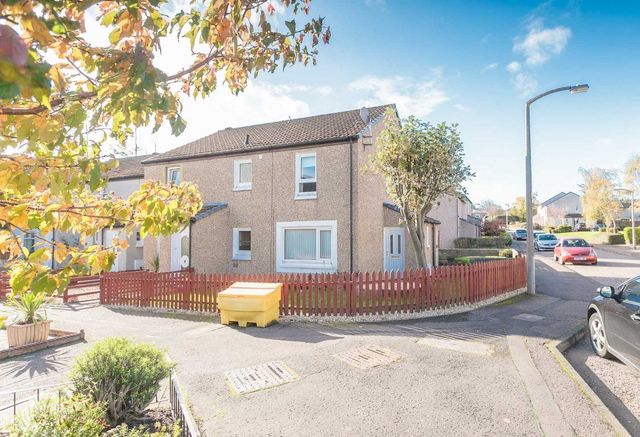  Image of 1 bedroom Flat to rent in Hermitage Park Grove Edinburgh EH6 at Lochend Edinburgh Edinburgh, EH6 8DX