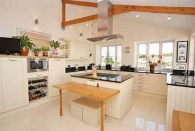  Image of 2 bedroom Cottage for sale in Larkham Lane Plympton Plymouth PL7 at Larkham Lane Plympton Plymouth, PL7 4PN