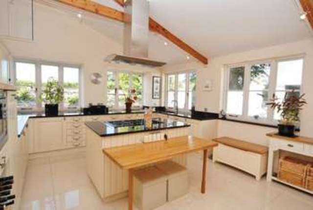  Image of 2 bedroom Cottage for sale in Larkham Lane Plympton Plymouth PL7 at Larkham Lane Plympton Plymouth, PL7 4PN