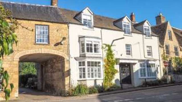  Image of 6 bedroom Terraced house for sale in Market Street Charlbury Chipping Norton OX7 at Charlbury Chipping Norton Charlbury, OX7 3PH