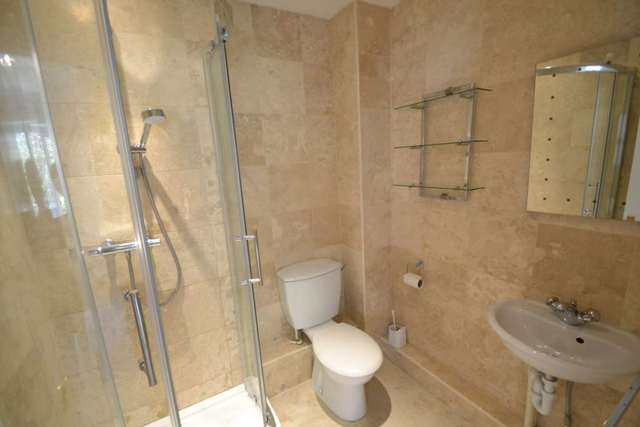  Image of 2 bedroom Apartment to rent in Corner Farm Close Tadworth KT20 at Corner Farm Close  Tadworth, KT20 5SJ