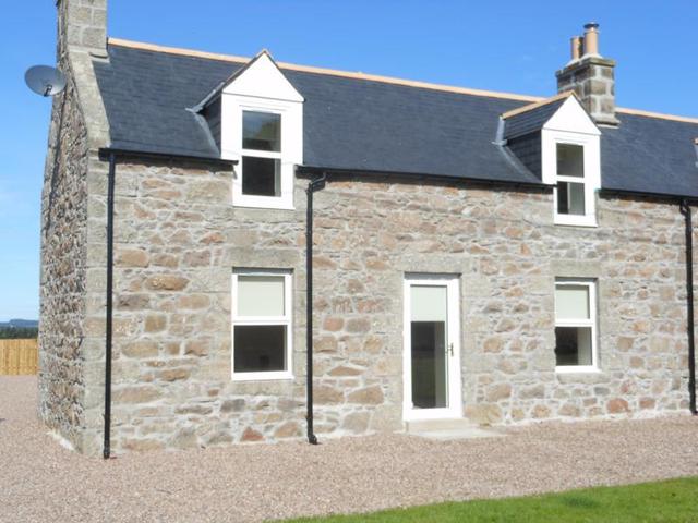  Image of 2 bedroom Cottage to rent in Mintlaw Peterhead AB42 at Peterhead Aberdeenshire Aberdeenshire, AB42 5BF