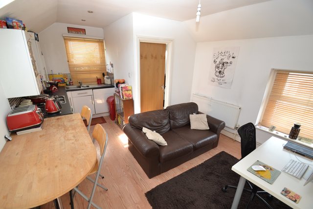  Image of 1 bedroom Flat to rent in Plantagenet Street Cardiff CF11 at Riverside Cardiff Cardiff, CF11 6AQ