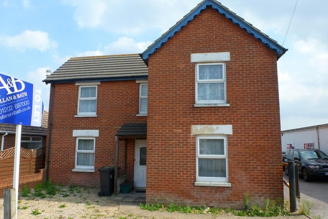  Image of 1 bedroom Detached house to rent in Wareham Road Corfe Mullen Wimborne BH21 at Corfe Mullen  Wimborne, BH21 3LA