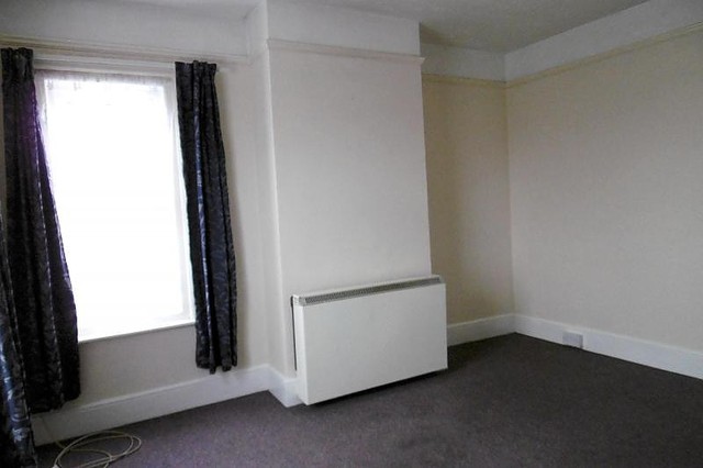  Image of 1 bedroom Detached house to rent in Wareham Road Corfe Mullen Wimborne BH21 at Corfe Mullen  Wimborne, BH21 3LA
