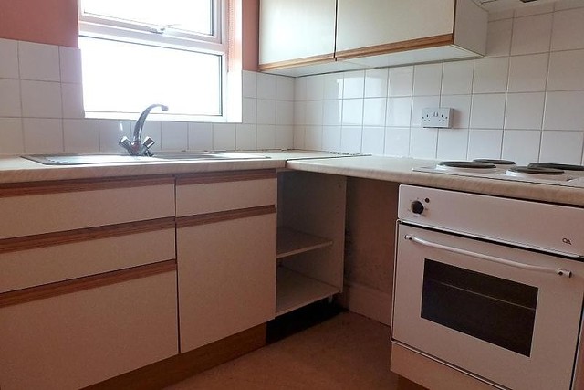  Image of 1 bedroom Detached house to rent in Wareham Road Corfe Mullen Wimborne BH21 at Corfe Mullen  Wimborne, BH21 3LA