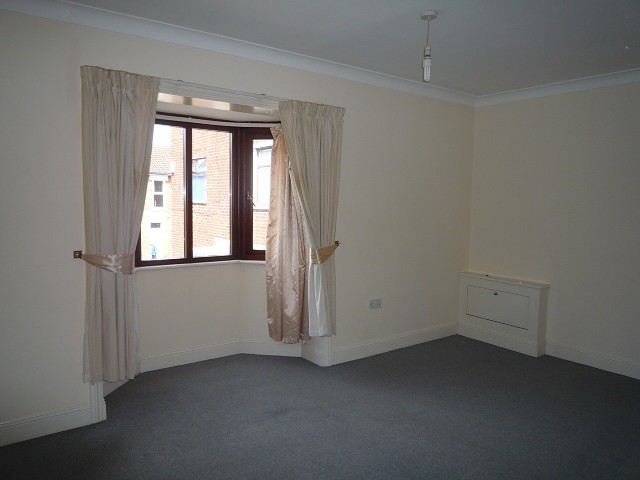  Image of 1 bedroom Flat to rent in Cornwall Road Portsmouth PO1 at Cornwall Mews 31a Cornwall Road Portsmouth, PO1 5AR